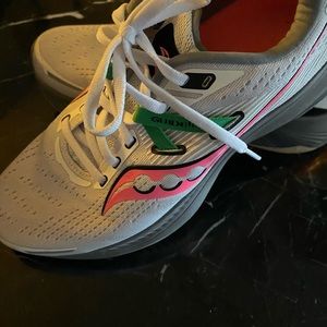 Women’s size 9 souncony/Brooks sneakers